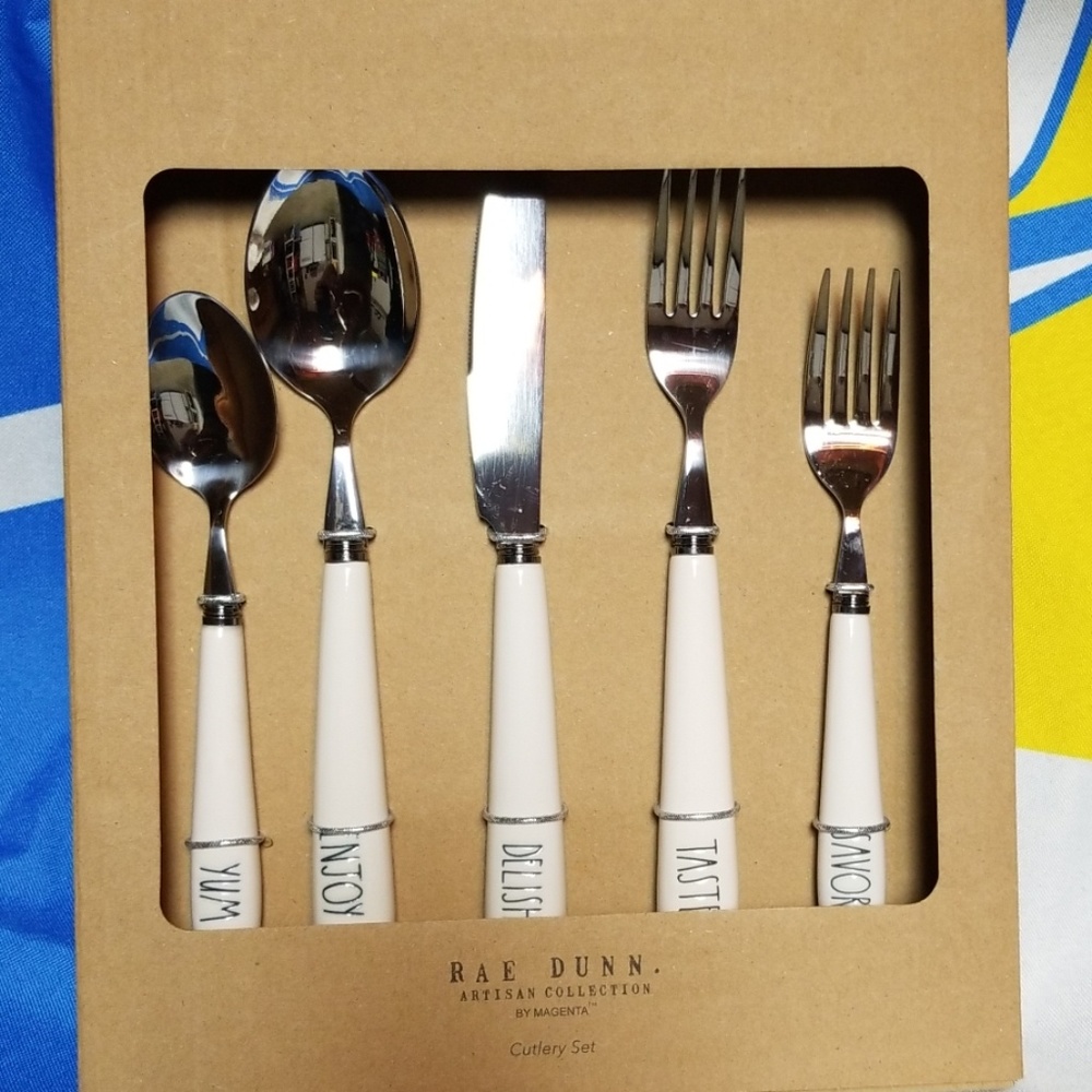 Rae Dunn Cutlery set